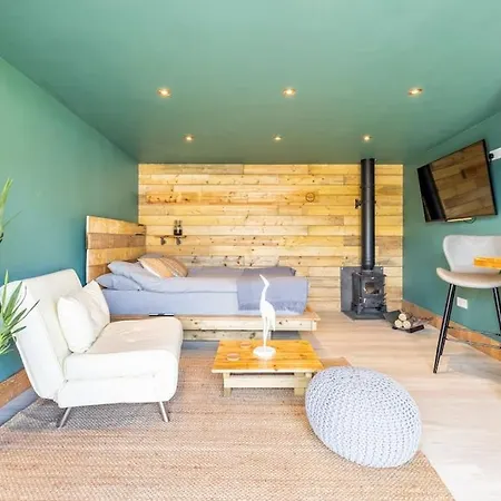 Self Contained Cabin, Firepit, Nr Mod Aztec, M5, M4 Bristol Exterior photo