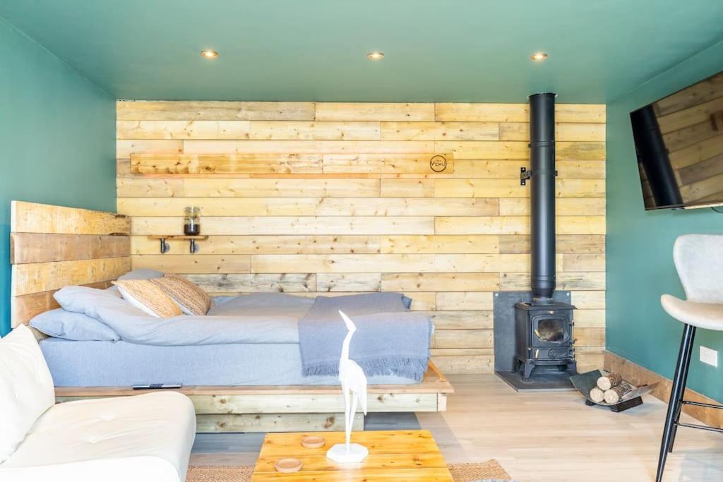 Apartment Self Contained Cabin, Firepit, Nr Mod Aztec, M5, M4 Bristol
